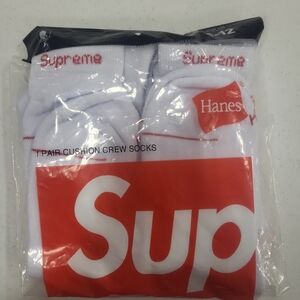 Supreme Socks